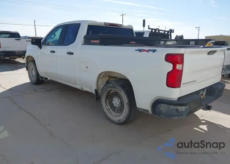 2021 Chevrolet Silverado 1500 4Wd Standard Bed Wt z USA, uszkodzony, nr VIN 1GCRYAEFXMZ202378